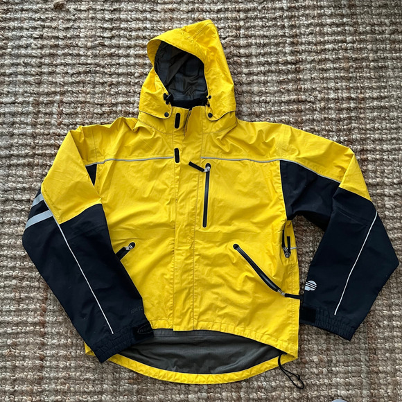 Performance GORE-TEX Cycling Jacket – Men’s Large-Yellow/black – Made in Canada - Picture 1 of 10